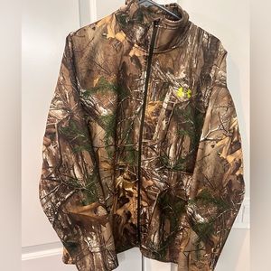 Under armour hunting light weight jacket real tree Camo scent control Large